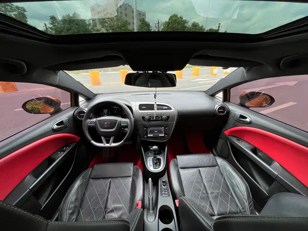 SEAT Leon — миниатюра 9