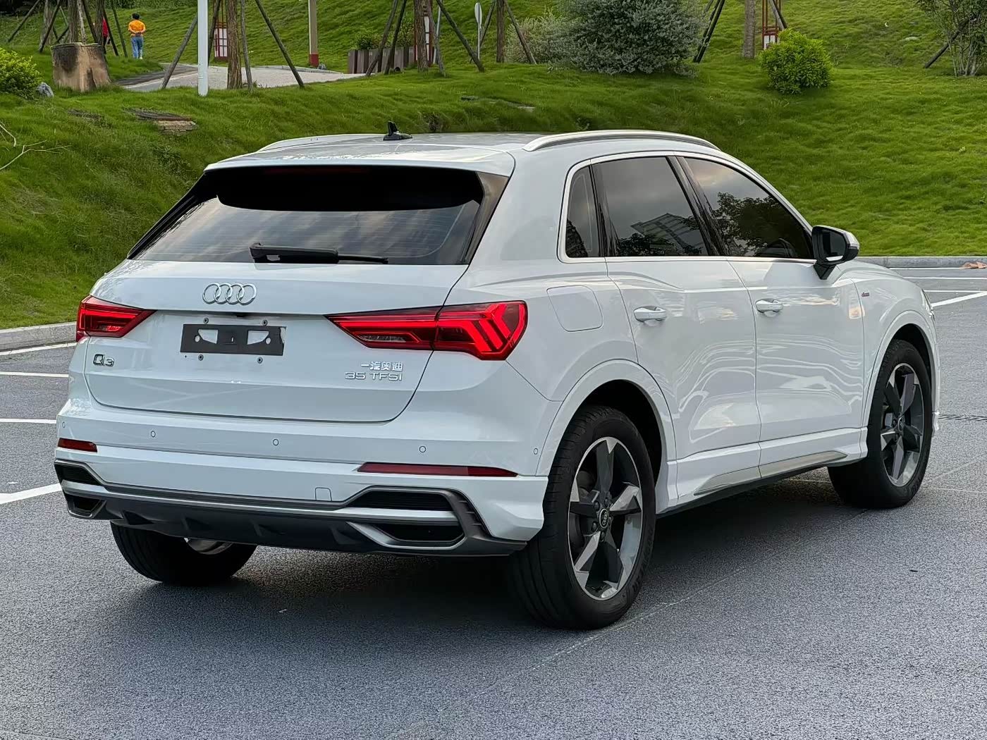 Audi Q3 1.4 л 2023 г. Белый, пробег 47000 км