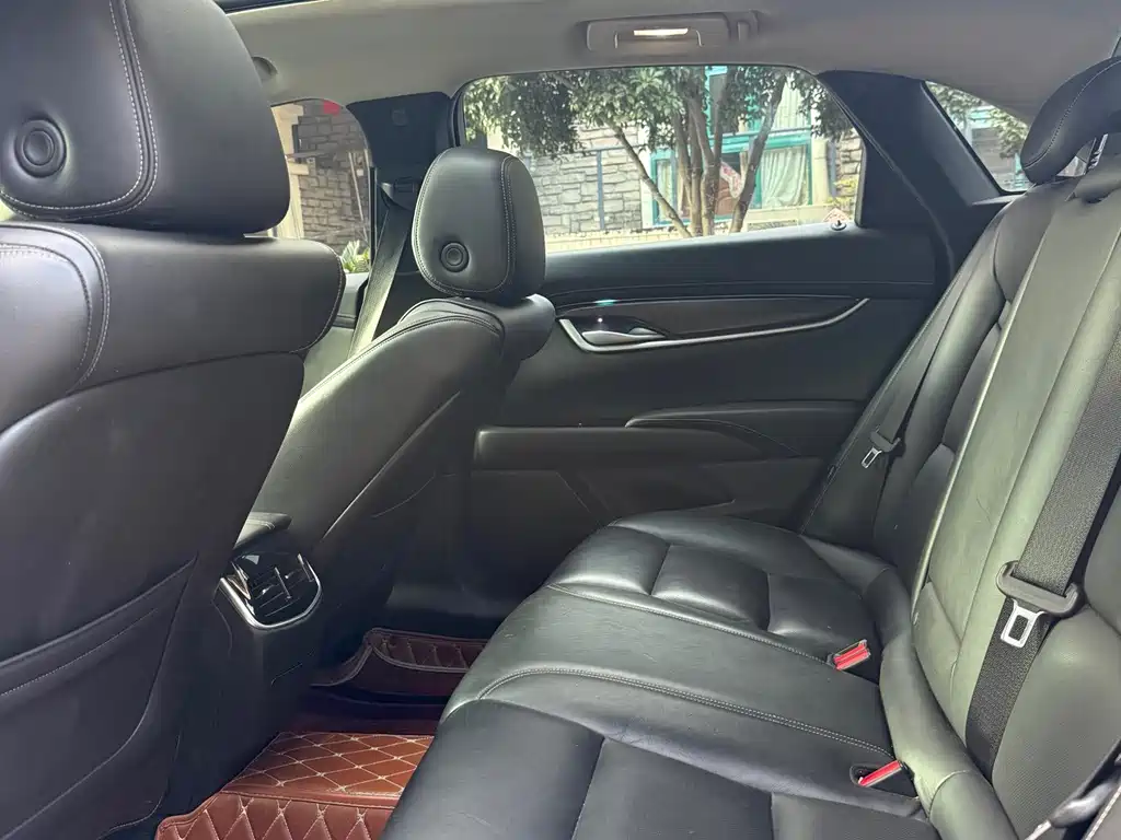 Cadillac XTS — миниатюра 6