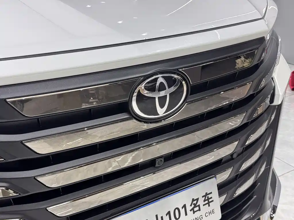Toyota Vellfire 2024 2.5L