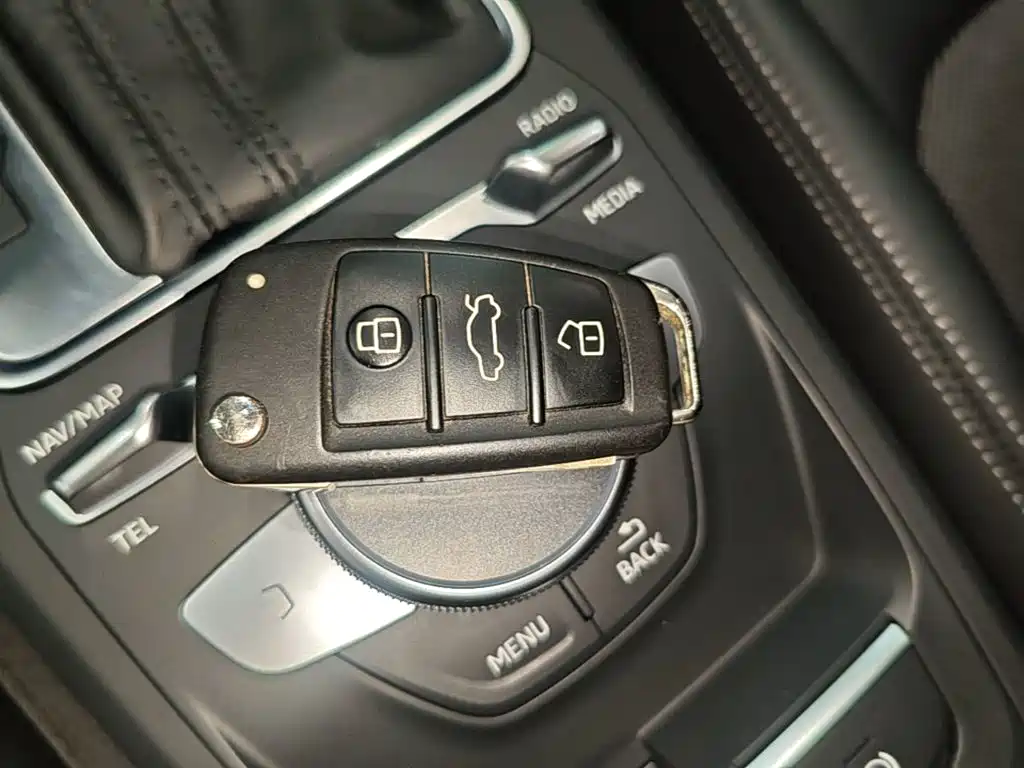 Audi Q2L e-tron — миниатюра 17