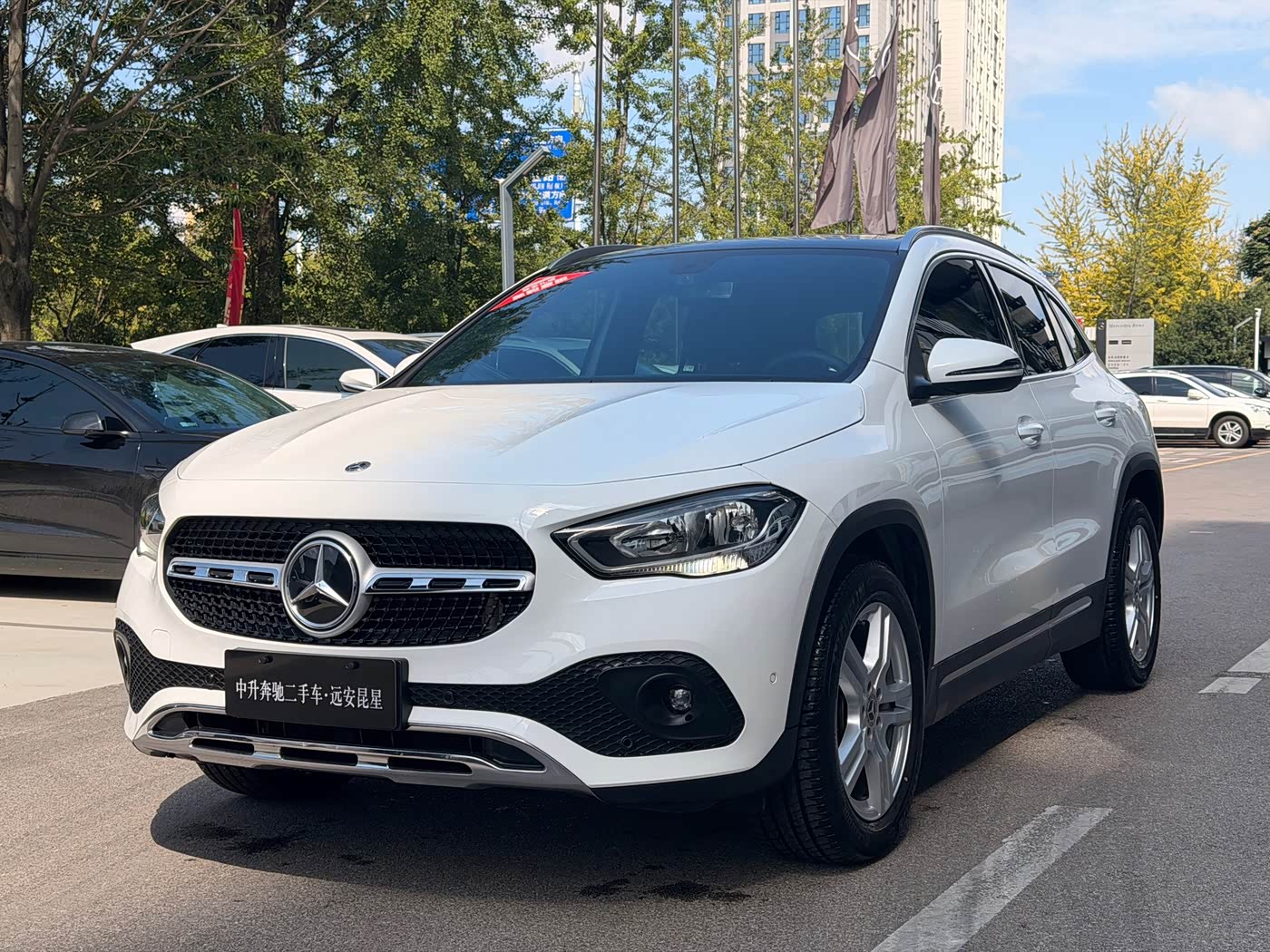 Mercedes-Benz GLA 1.3 л 2021 г. Белый, пробег 37000 км