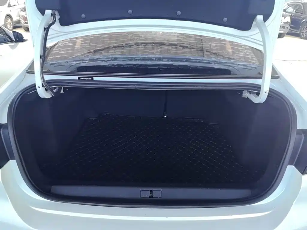 Peugeot 308 — миниатюра 19