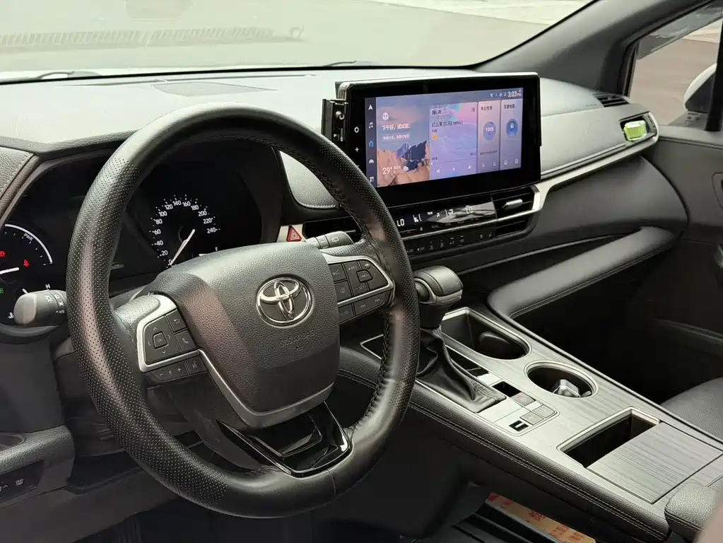 Toyota Sienna — миниатюра 7