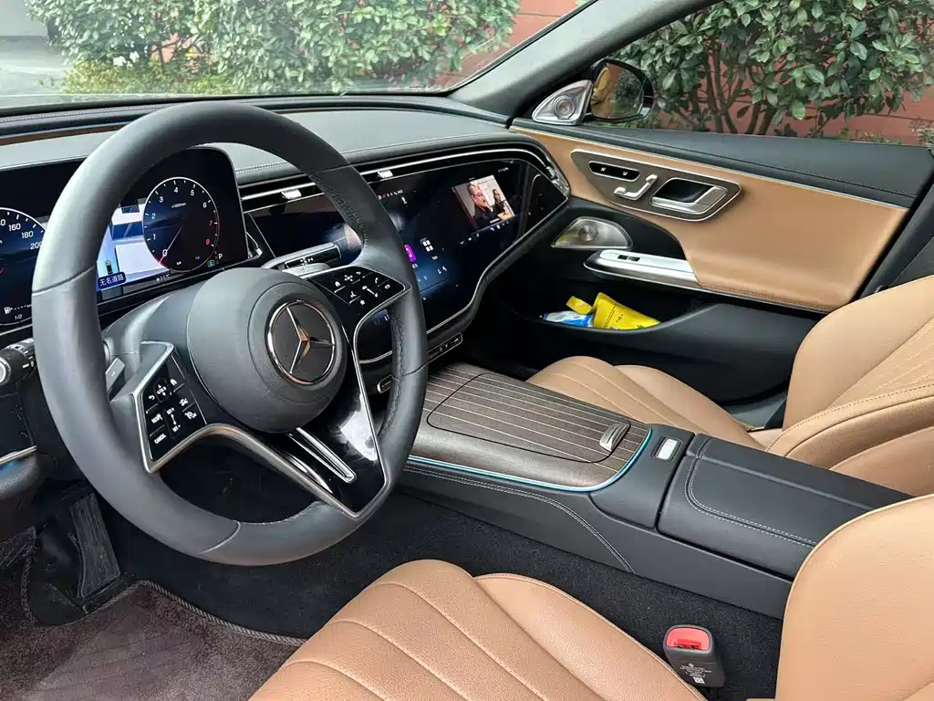 Mercedes-Benz E-Class — миниатюра 6