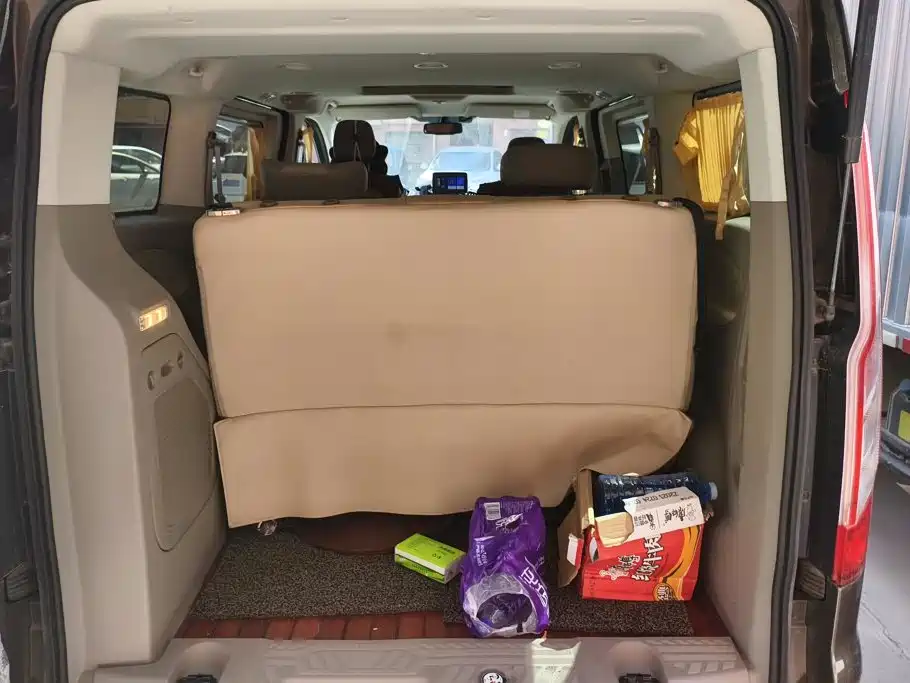Ford Tourneo — миниатюра 4