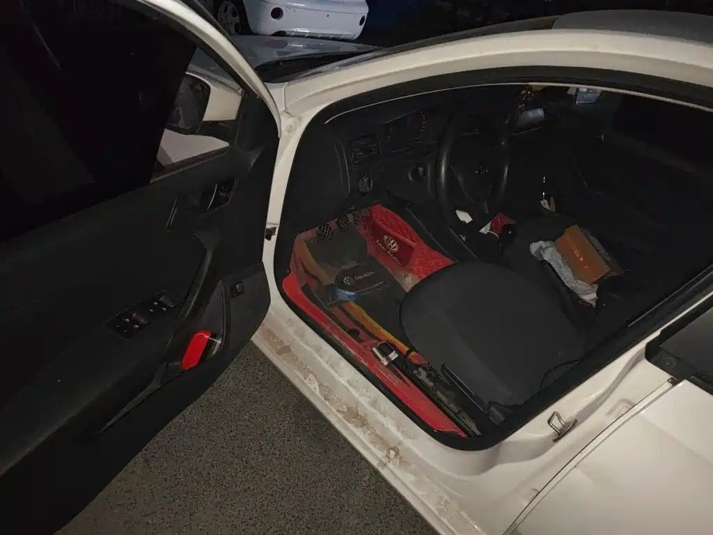 Volkswagen Santana — миниатюра 12