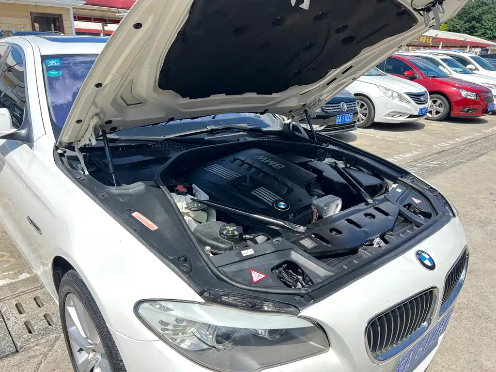 BMW 5 Series — миниатюра 24