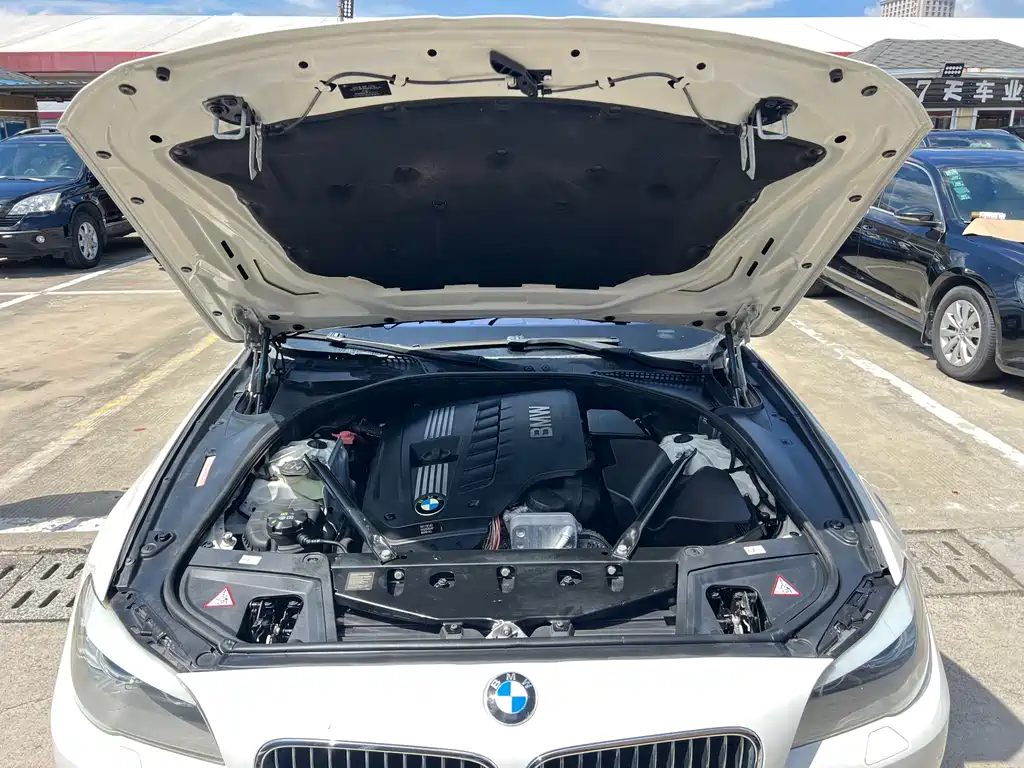 BMW 5 Series — миниатюра 23