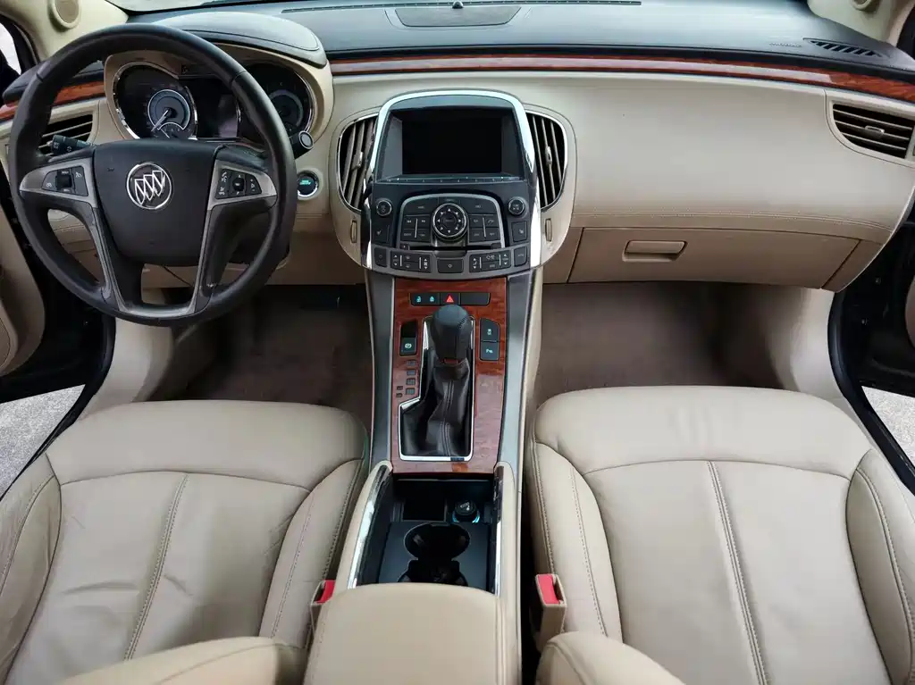 Buick LaCrosse — миниатюра 6