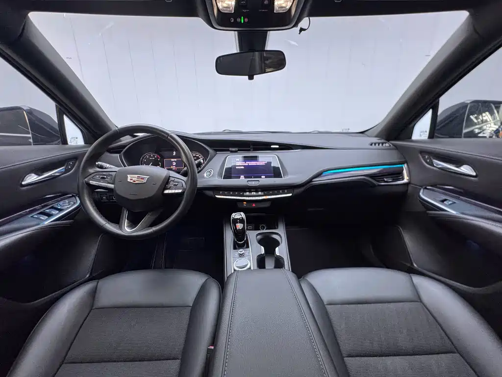 Cadillac XT4 — миниатюра 6
