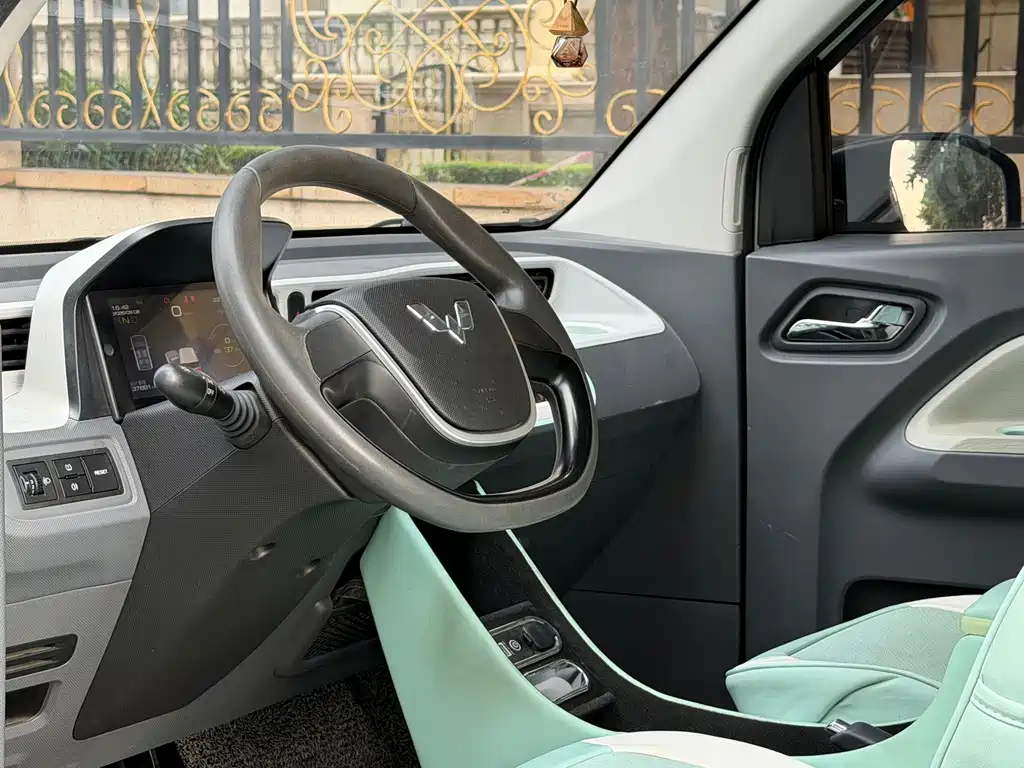 Wuling MINIEV — миниатюра 6