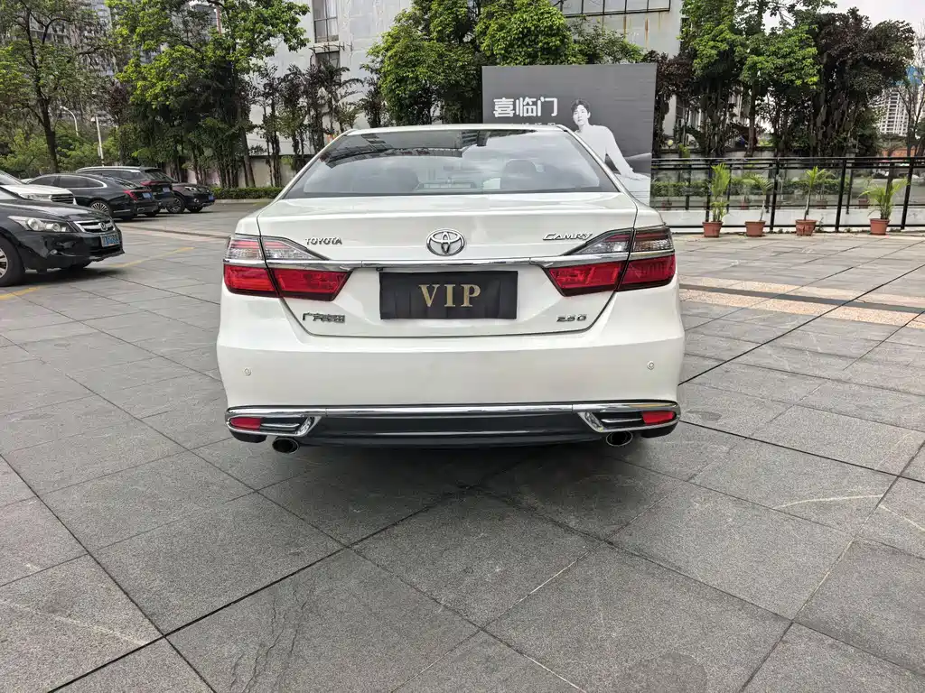 TOYOTA CAMRY