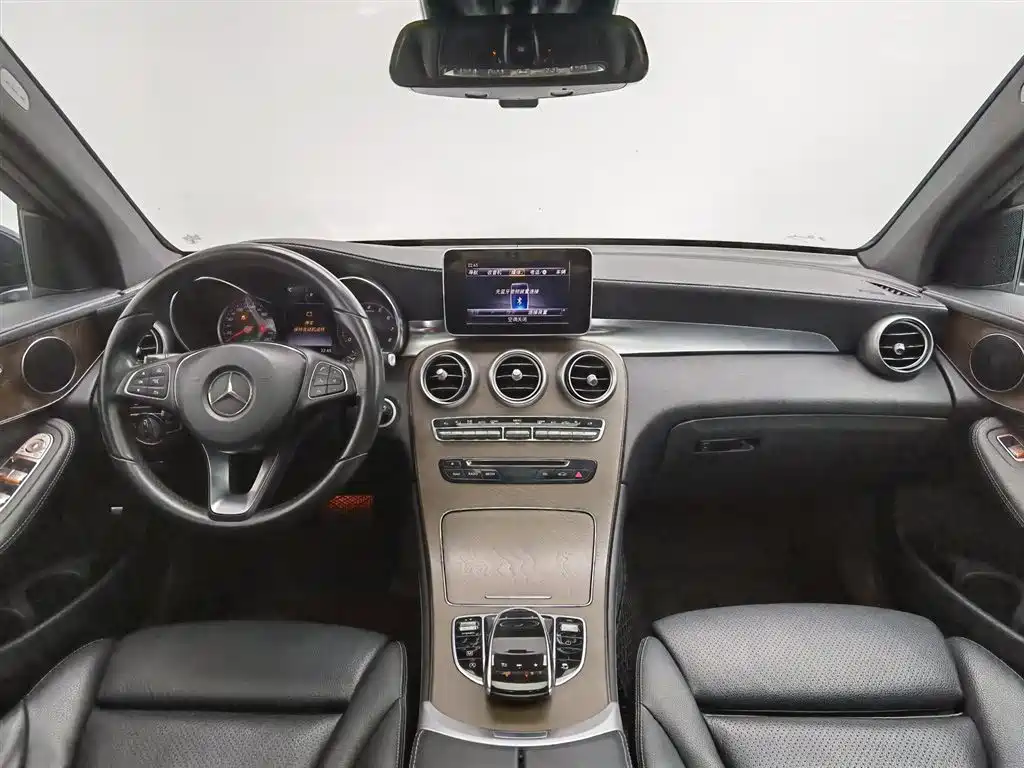 Mercedes-Benz GLC 2019 GLC 300 L 4MATIC