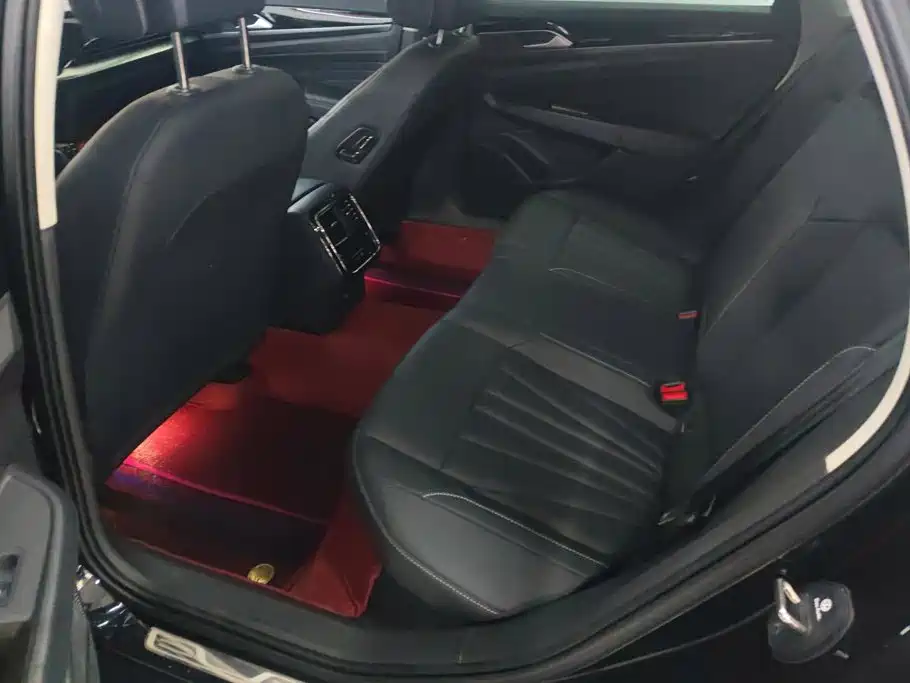 Volkswagen Passat — миниатюра 11