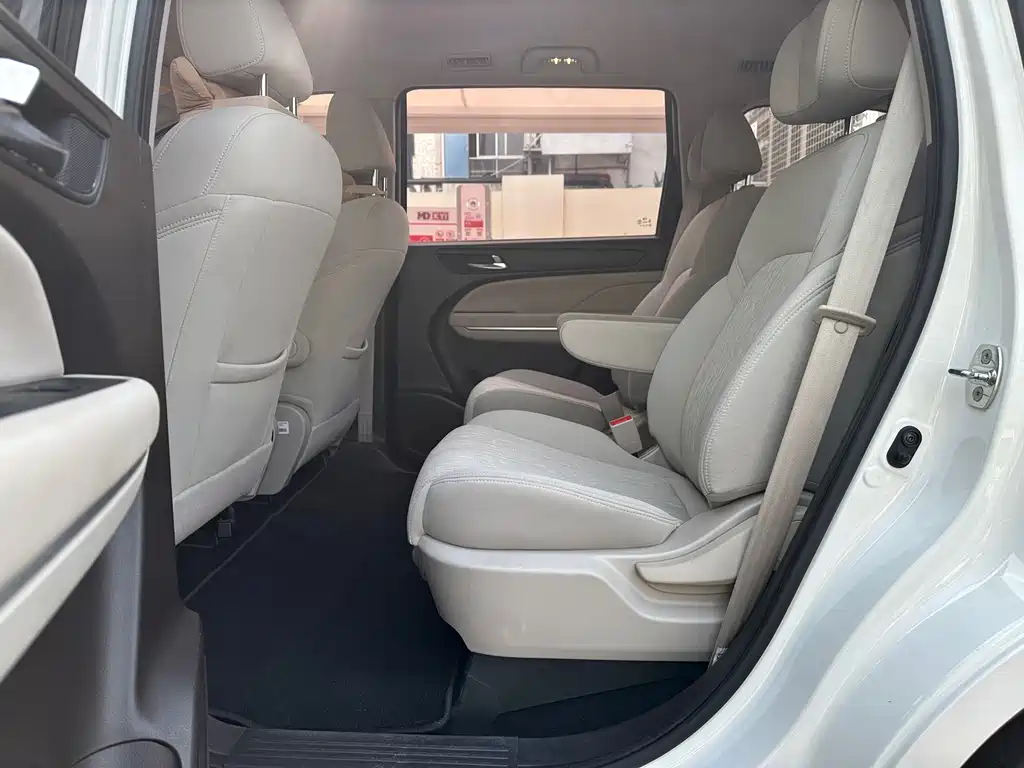 GAC Motor Trumpchi M6 — миниатюра 9