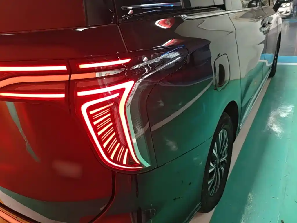 Hongqi Hongqi HQ9 PHEV — миниатюра 8