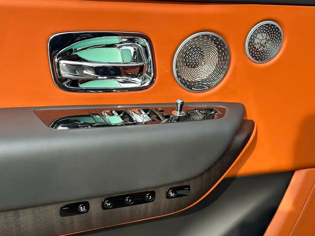 Rolls-Royce Cullinan 2018 мест