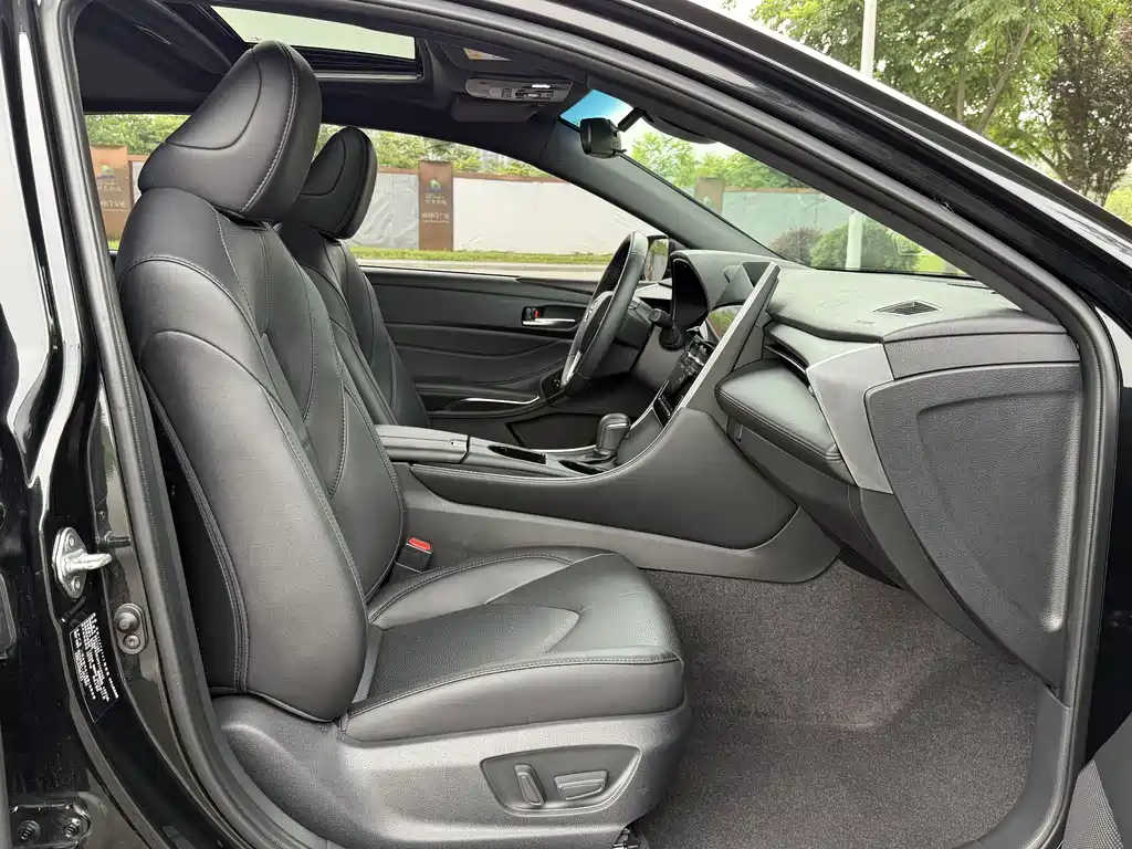 Toyota Avalon 2023 2.0L Luxury