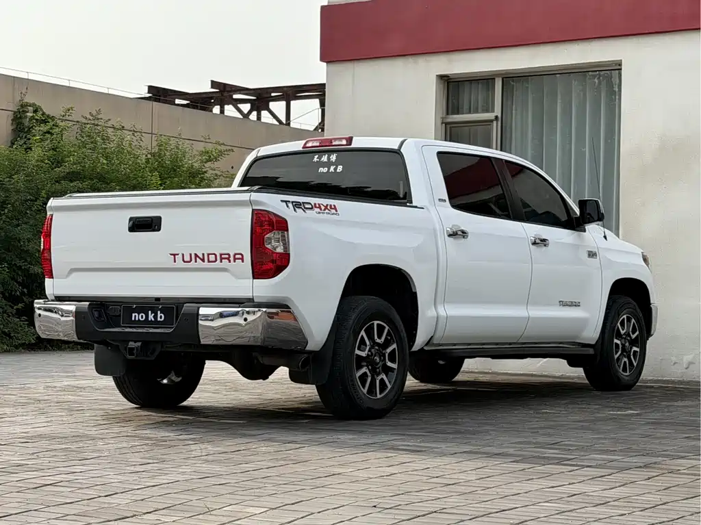 Toyota Tundra 2018 5.7L