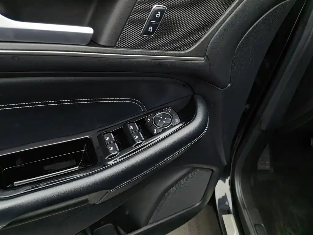 Ford Edge — миниатюра 9
