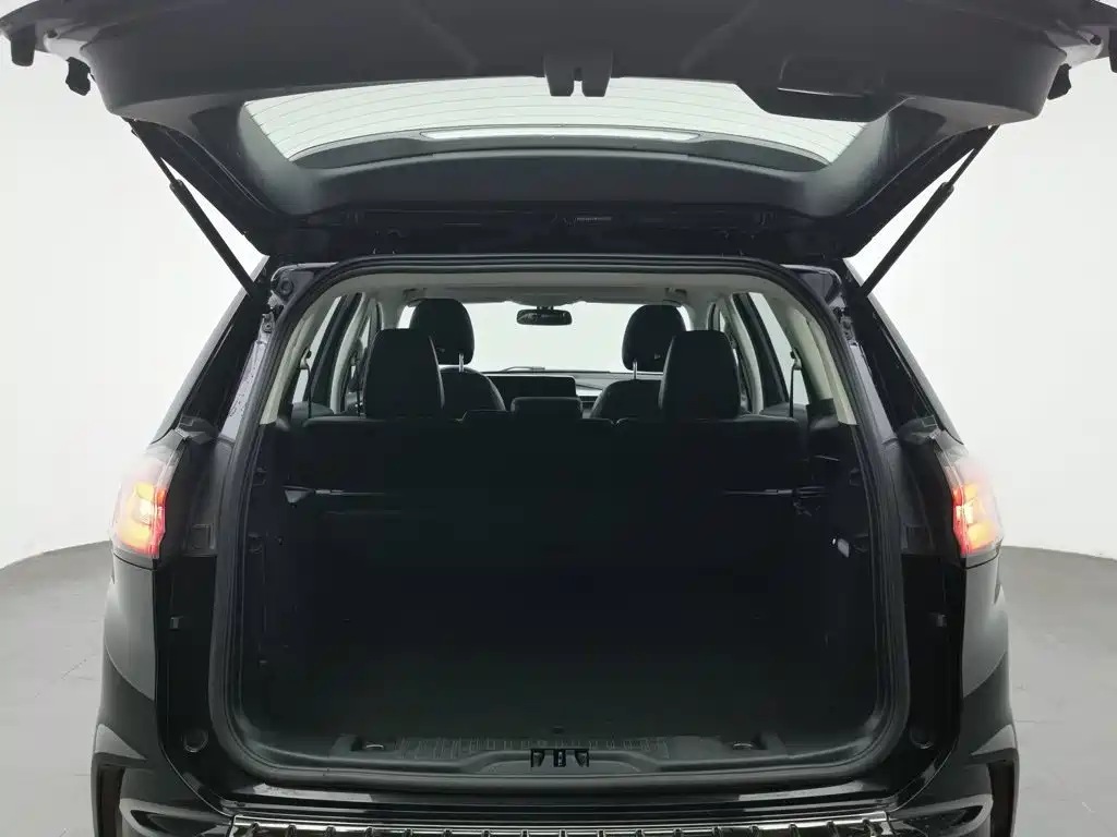 Ford Edge — миниатюра 16