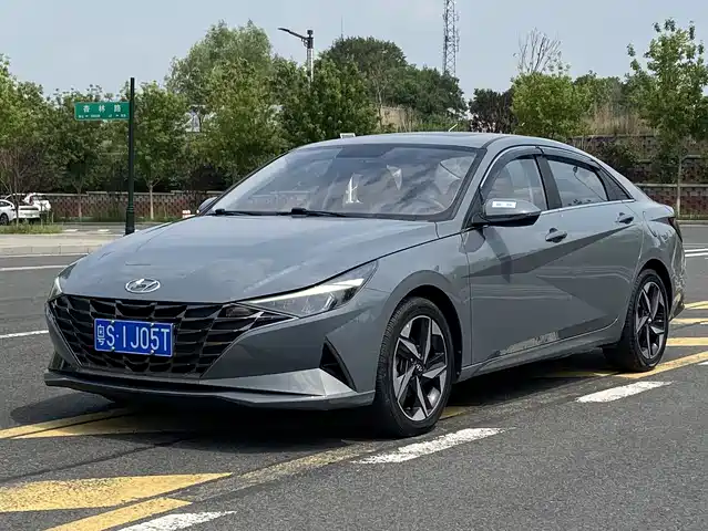 Hyundai Elantra