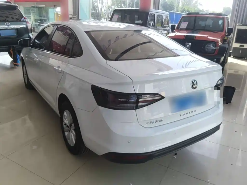 Volkswagen Lavida — миниатюра 5