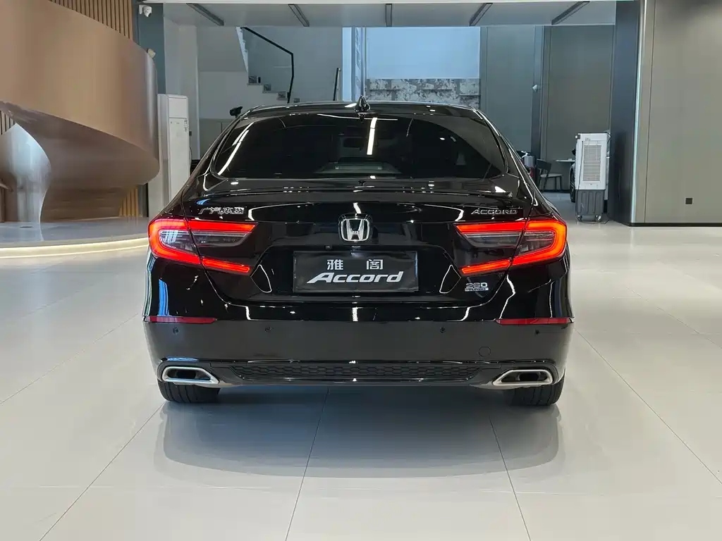 Honda Accord — миниатюра 8
