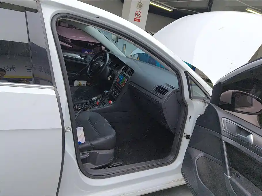 Volkswagen Golf 2015 1.6L AT Comfort