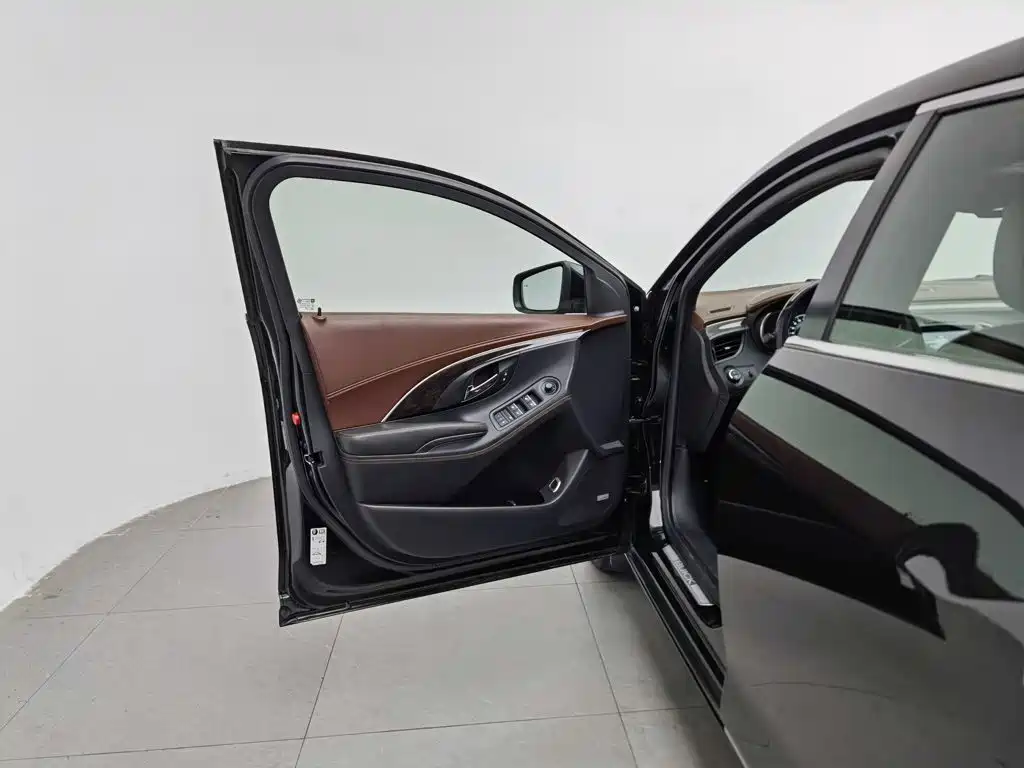 Buick LaCrosse — миниатюра 8