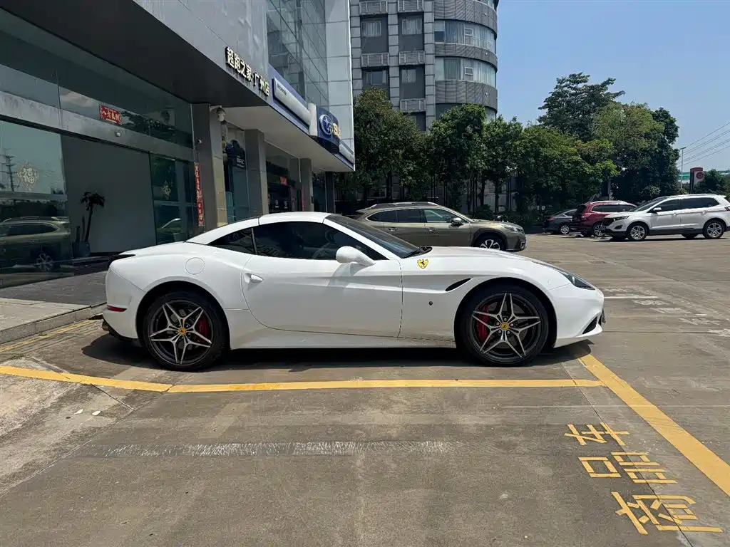 Ferrari California T 2015 3.9T
