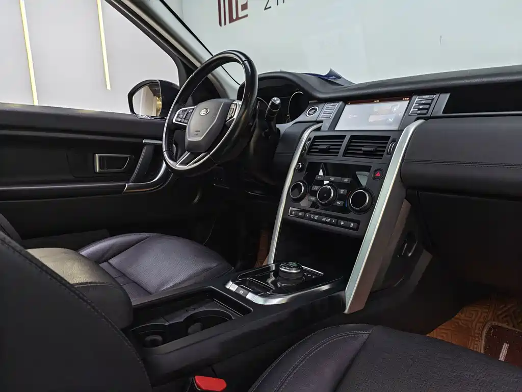 Land Rover Discovery Sport — миниатюра 16