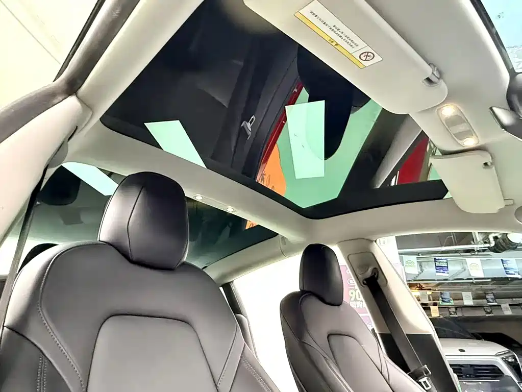 Tesla Model 3 — миниатюра 12