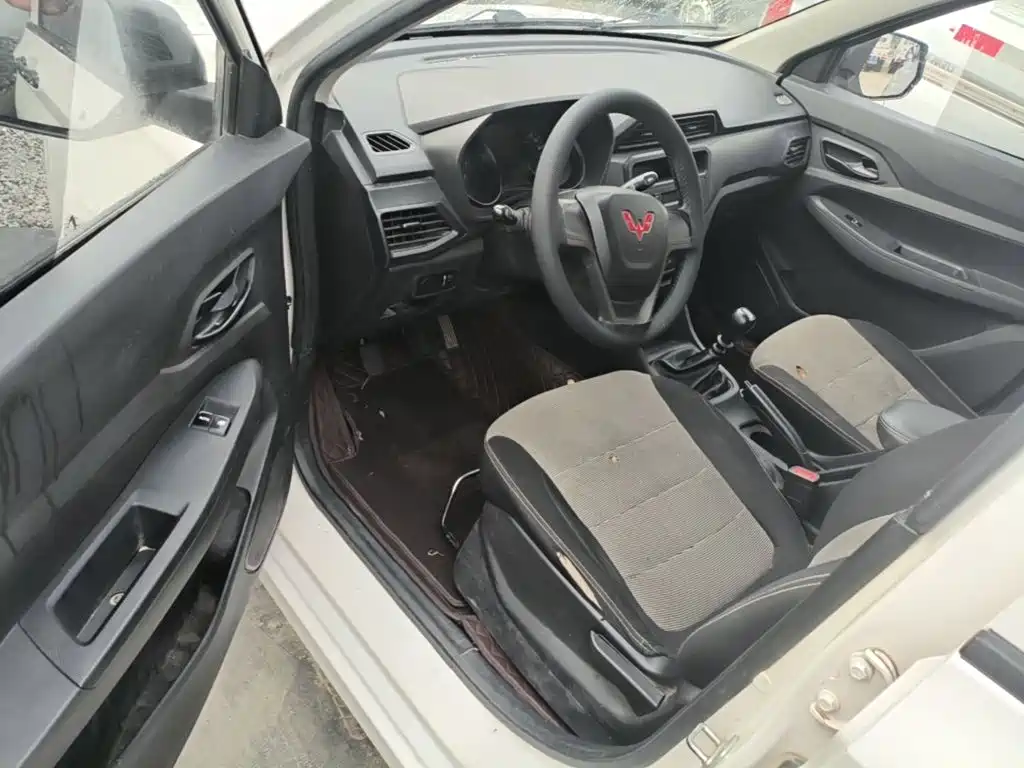 Wuling Hongguang — миниатюра 16