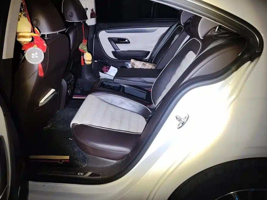 Volkswagen CC — миниатюра 11