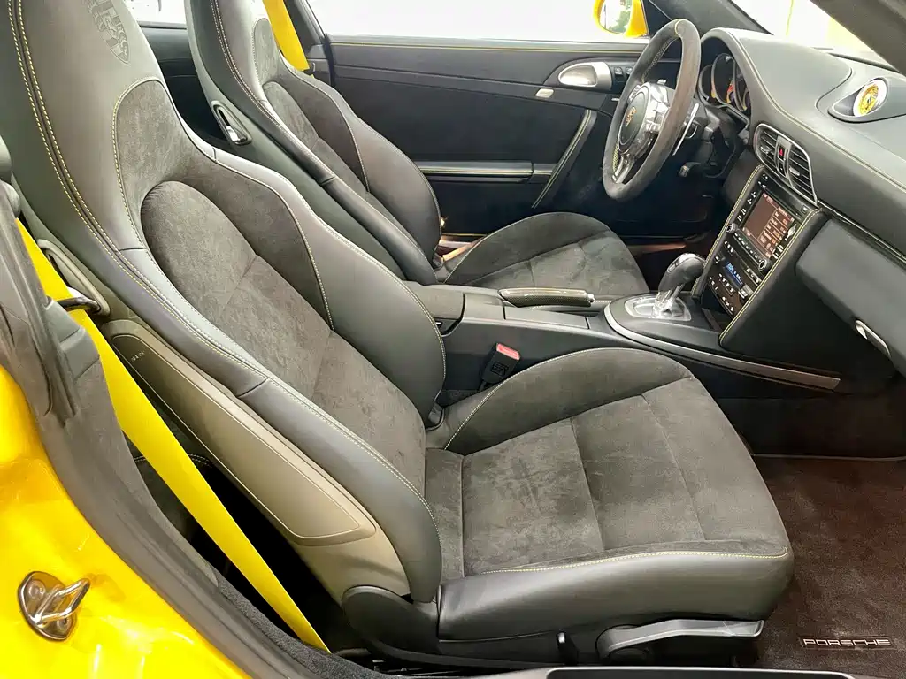 Porsche 911 2010 Carrera 4S 3.8L