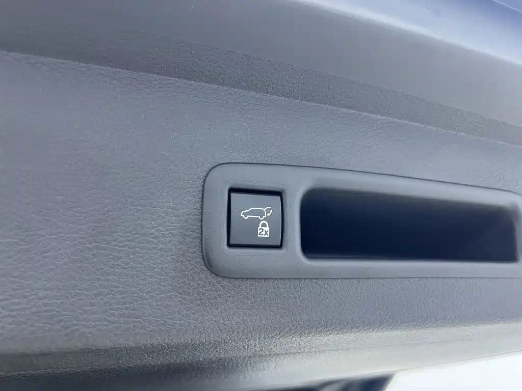Toyota Sienna — миниатюра 17