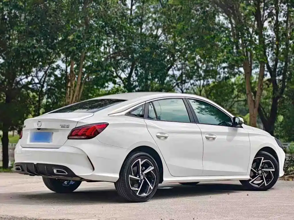MG MG5 — миниатюра 3