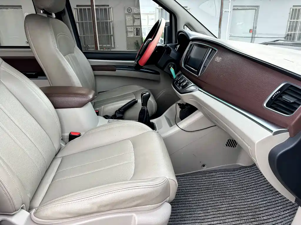 Forthing Lingzhi M5L 1.6L 7 seats Luxury Type, фото 11