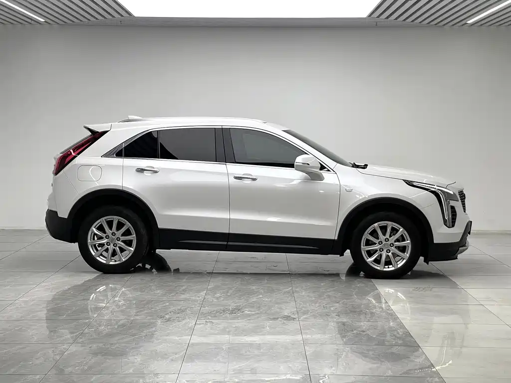 Cadillac XT4 2022 28T