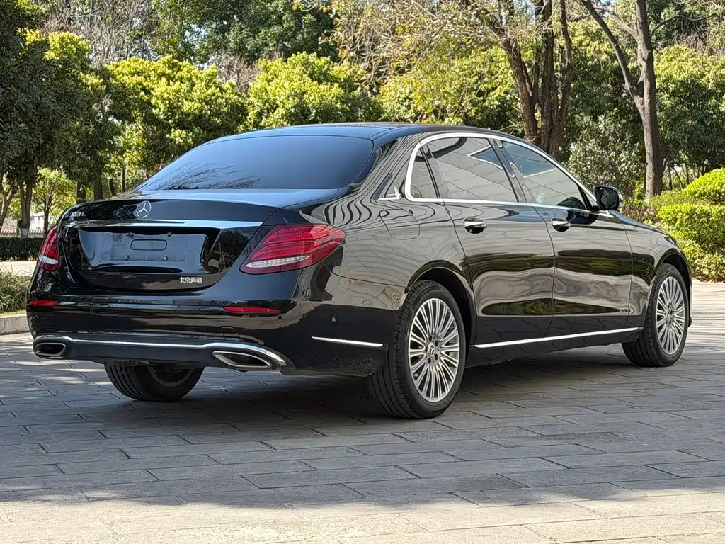 MERCEDES-BENZ E CLASS