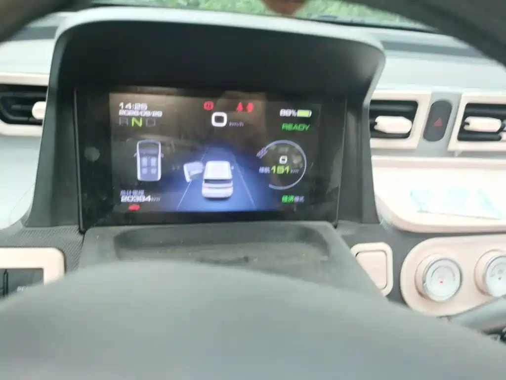 Wuling MINIEV — миниатюра 16