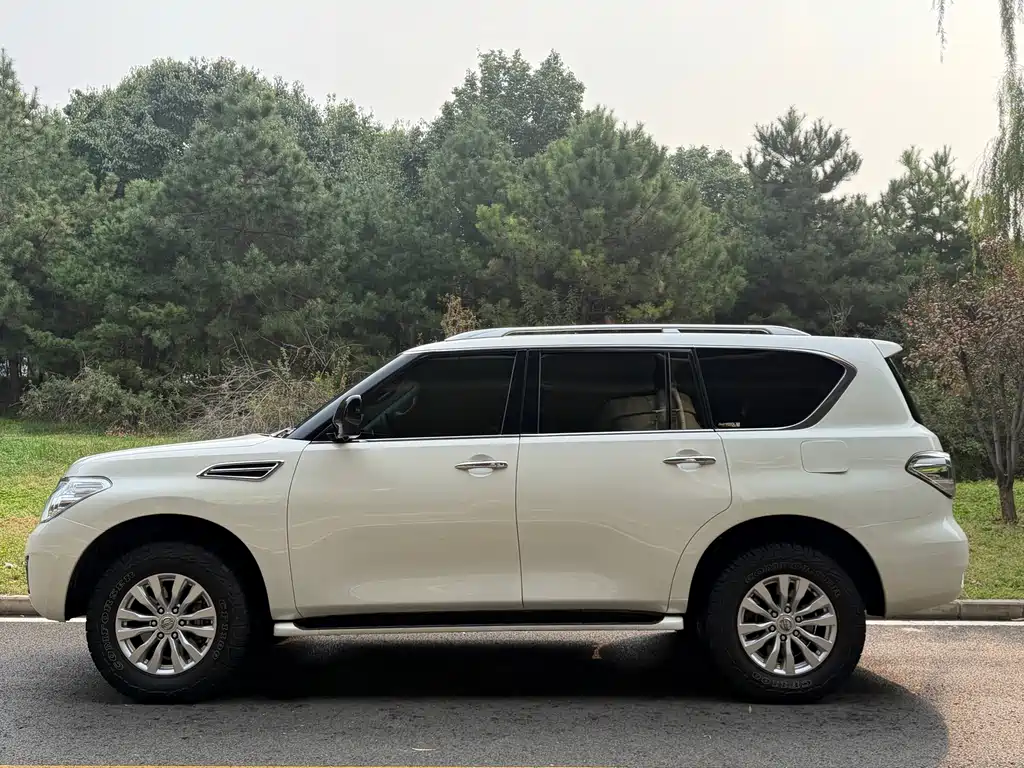 Nissan Patrol — миниатюра 3