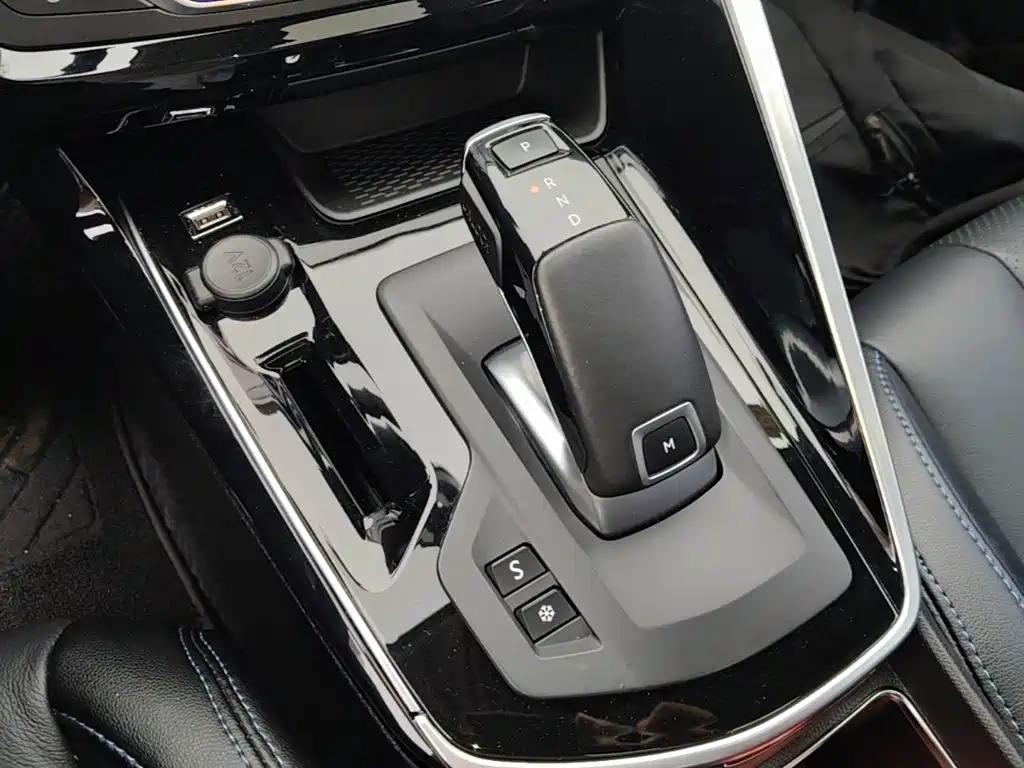 Peugeot 308 — миниатюра 14