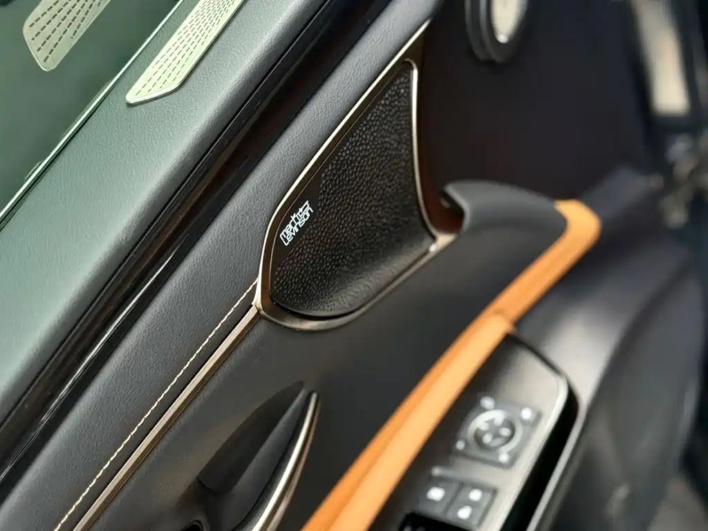 Lexus ES — миниатюра 10
