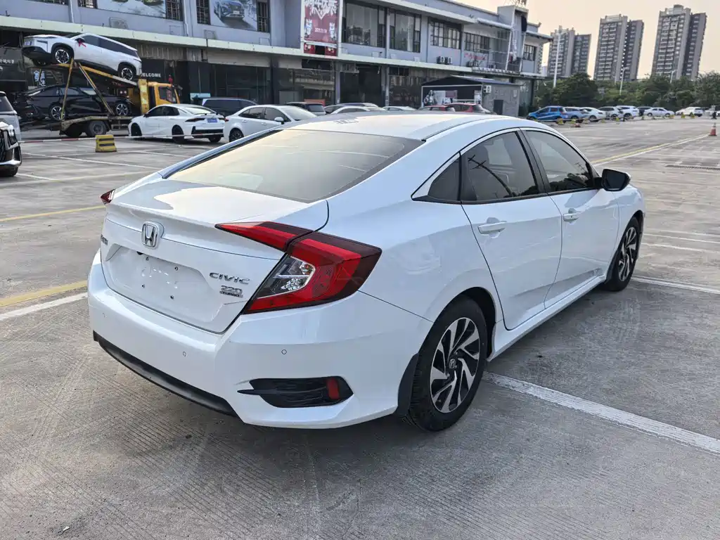 Honda Civic — миниатюра 4