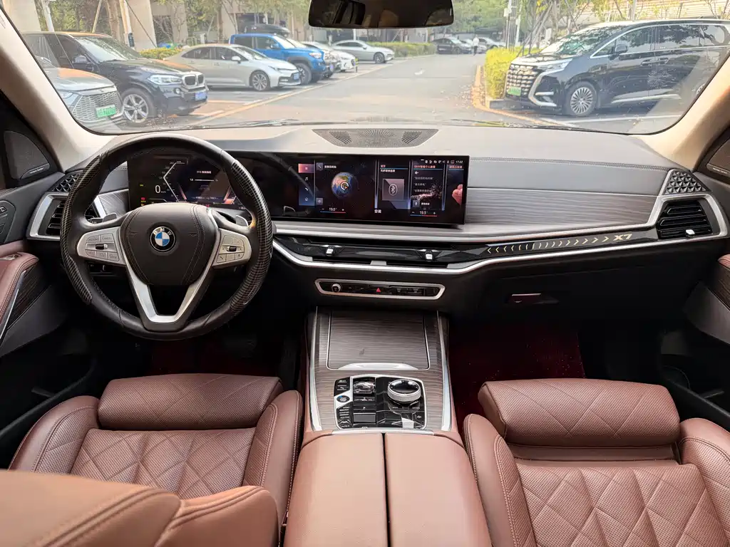 BMW X7 2023 xDrive40i Lead Luxury
