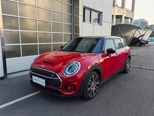 MINI CLUBMAN 2023