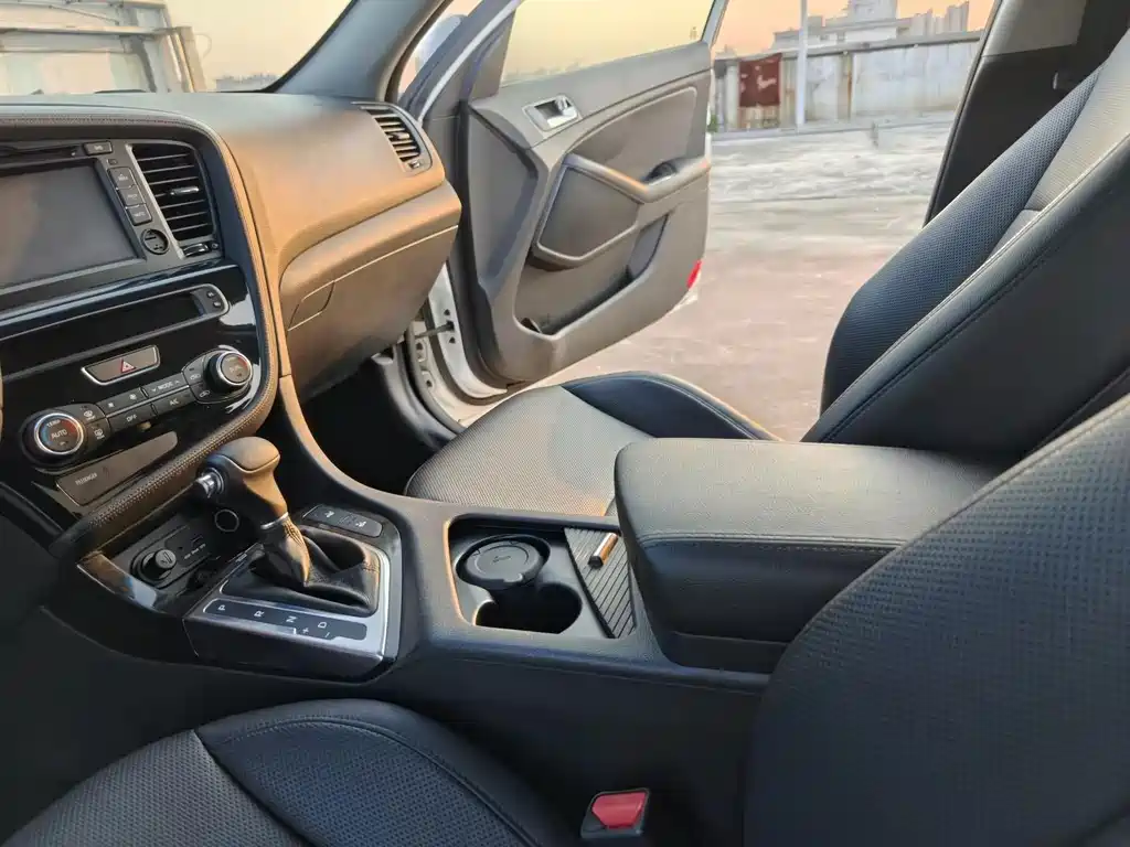 Kia K5 — миниатюра 11